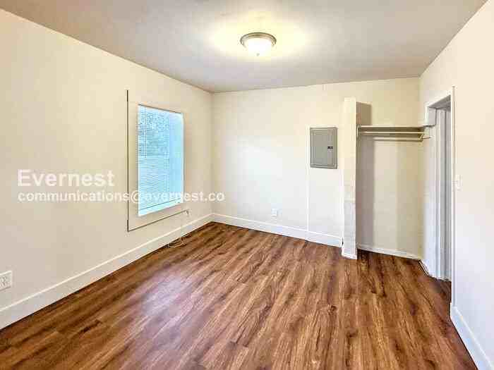 207 9th Ave W #207 - Photo 7 of 19