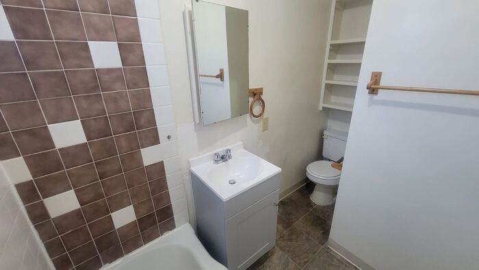 827 Sullivan Ln #01 - Photo 7 of 9