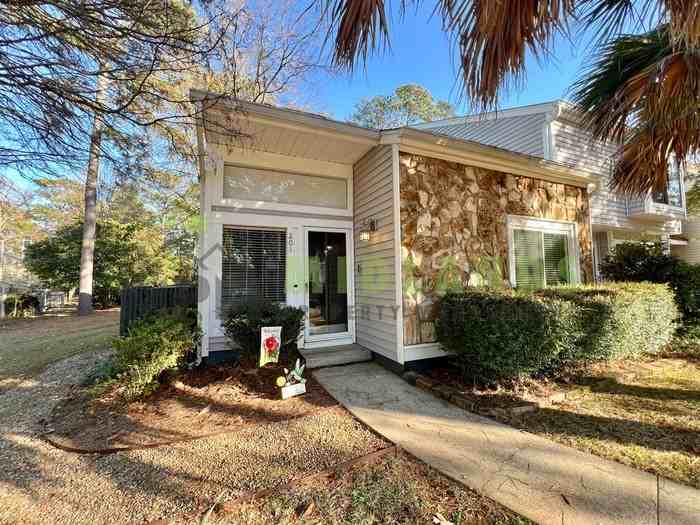 201 Mariners Row - Photo 3 of 50