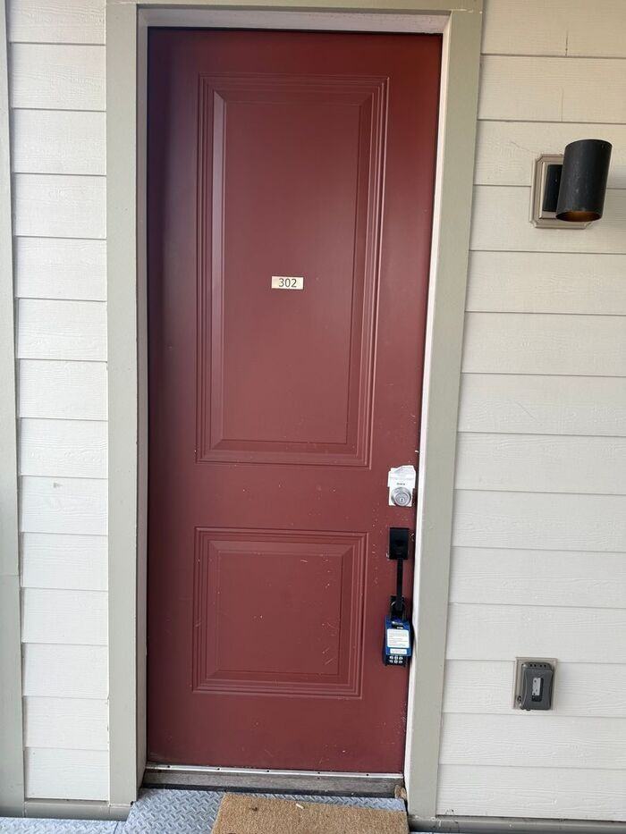 805B Bradford Ave #302 - Photo 2 of 19