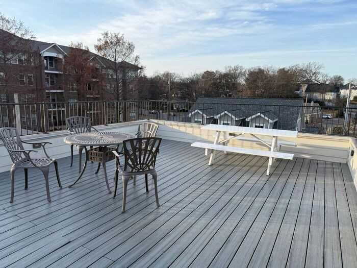 805B Bradford Ave #302 - Photo 3 of 19