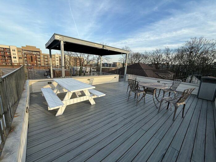 805B Bradford Ave #302 - Photo 4 of 19