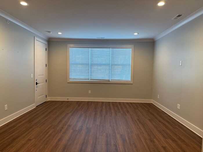 805B Bradford Ave #302 - Photo 7 of 19