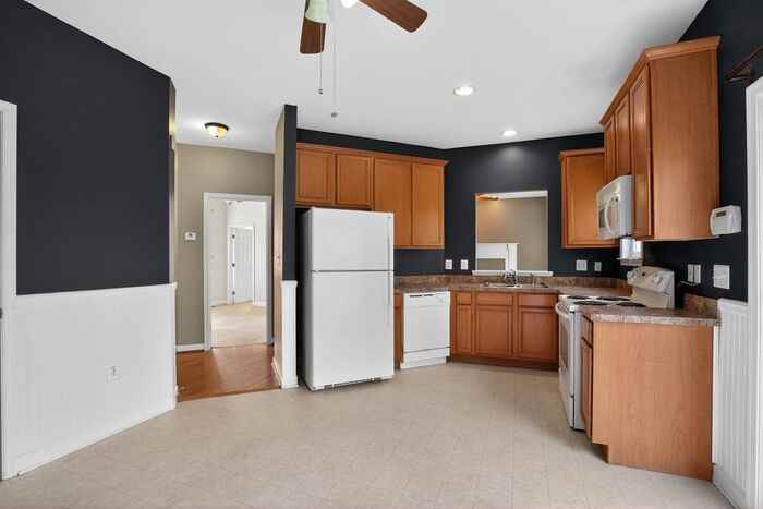 47106 Green Leaf Ct - Photo 3 of 15