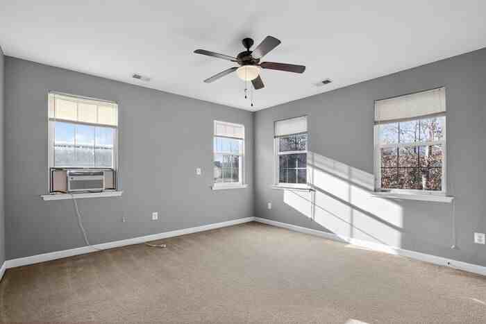 47106 Green Leaf Ct - Photo 4 of 15