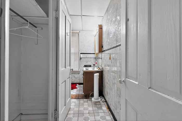 1220 Erie St - Photo 6 of 28