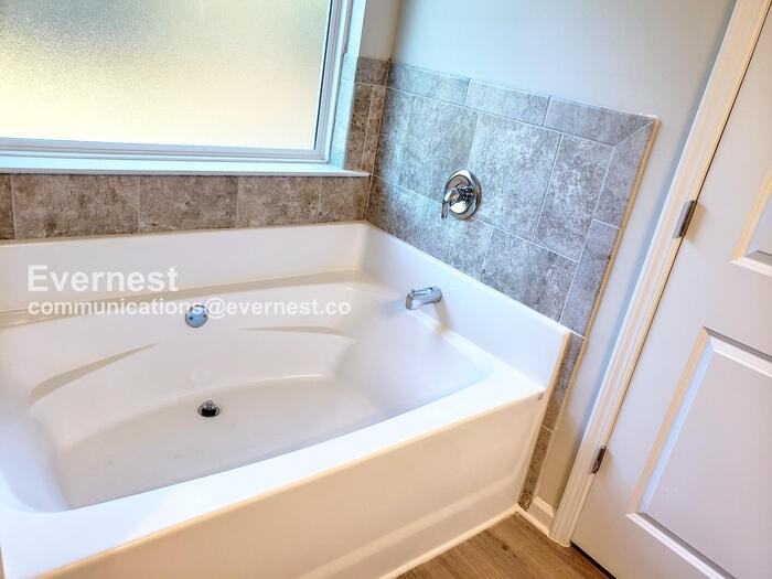 1484 Arbor Place Dr - Photo 7 of 18