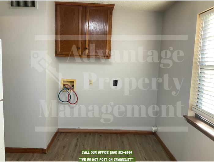 1225 Woodside Dr #B4 - Photo 3 of 16