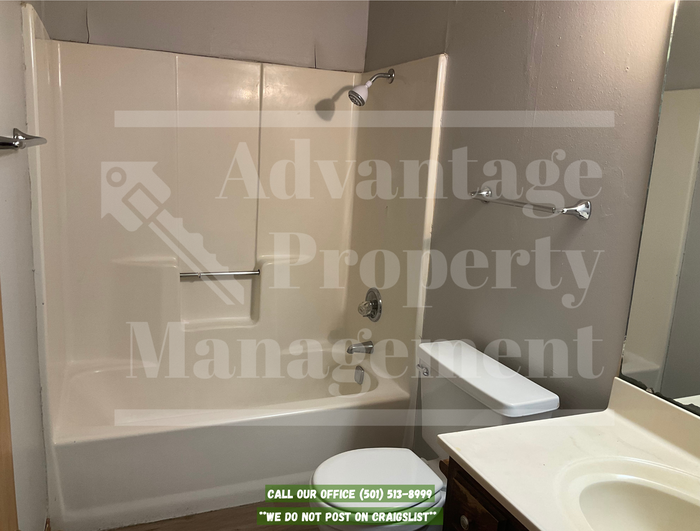 1225 Woodside Dr #B4 - Photo 5 of 16