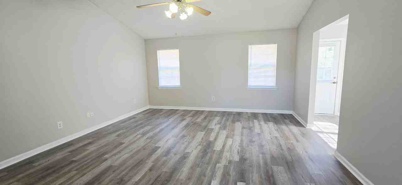 1005 Lamar Ct #1 - Photo 2 of 11