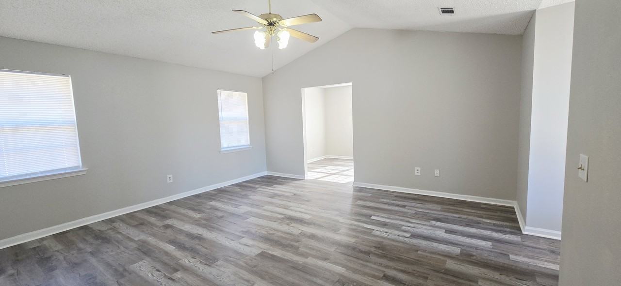 1005 Lamar Ct #1 - Photo 3 of 11