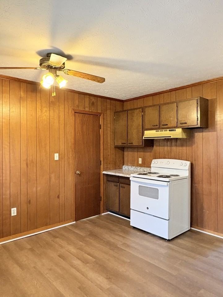 1232 N Sunrise Dr #NA - Photo 3 of 15