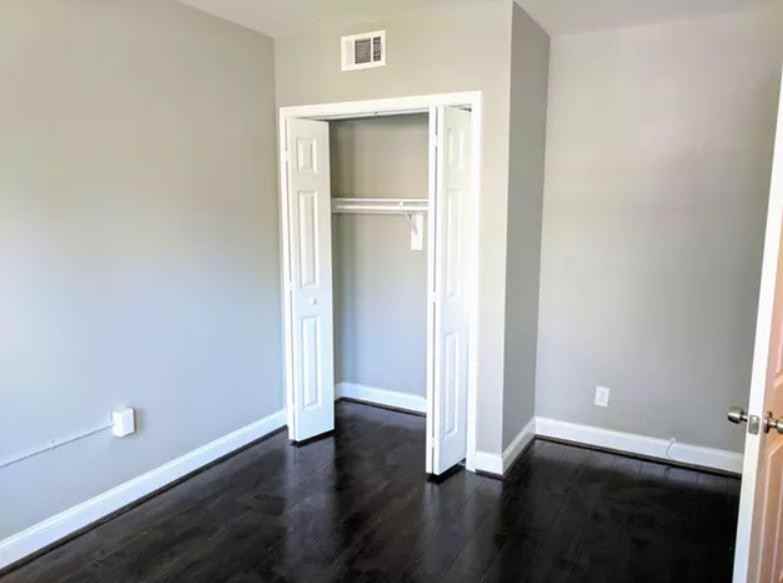 1343 Bryant St Ne #1 - Photo 5 of 10