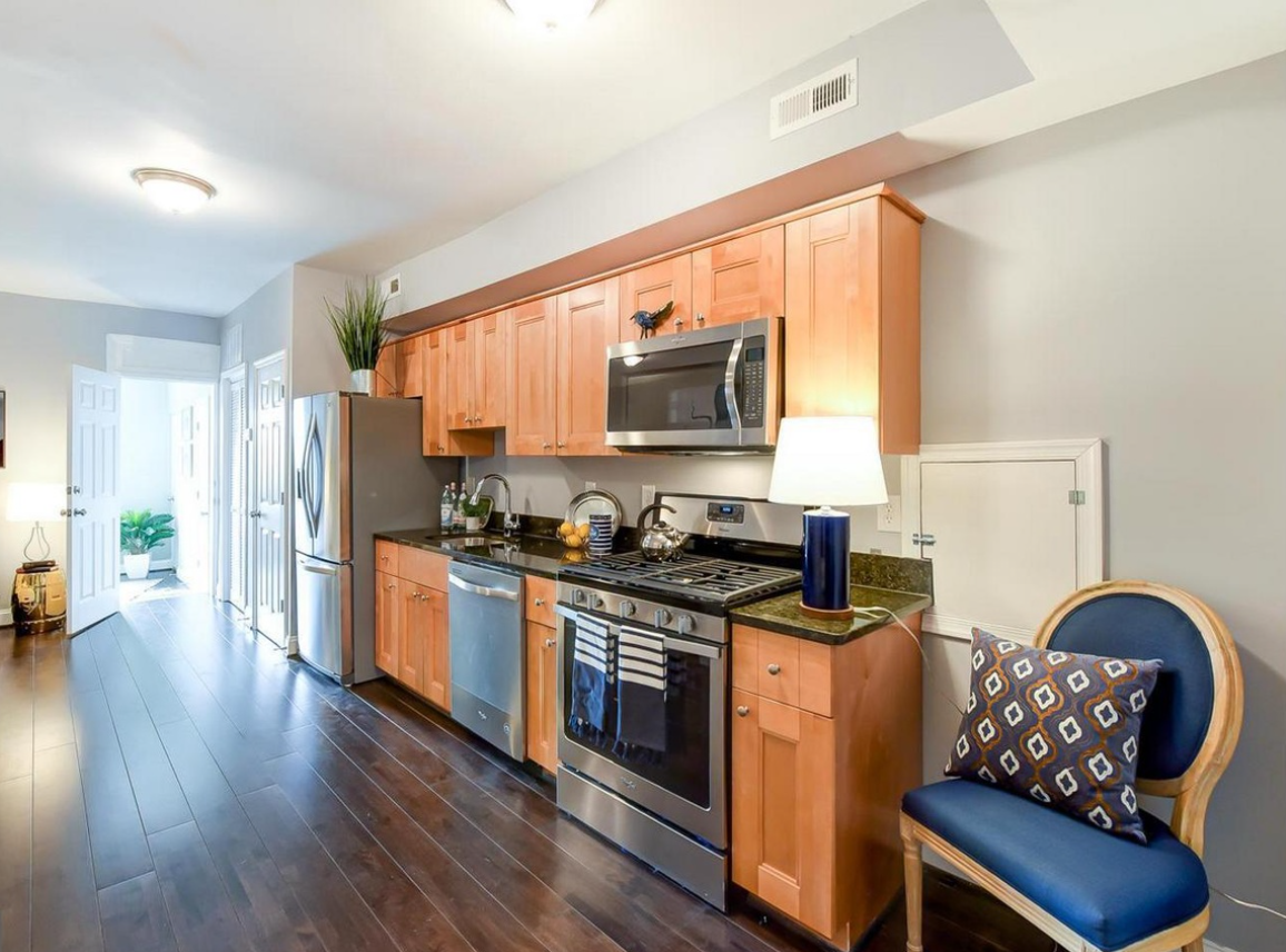 1343 Bryant St Ne #1 - Photo 7 of 10