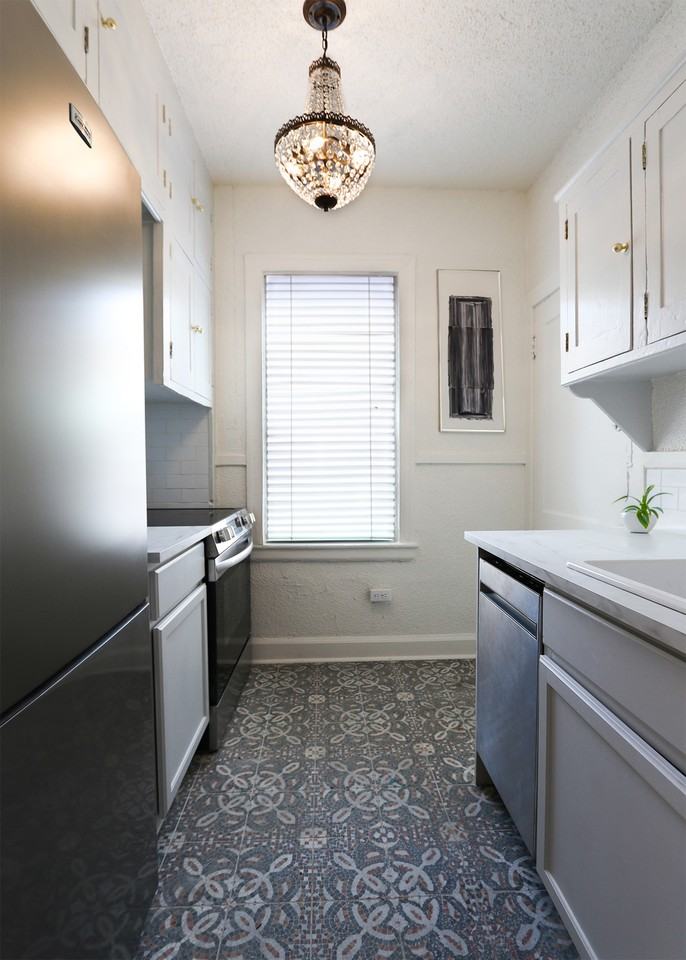 148 Clark Pl #3 - Photo 5 of 16