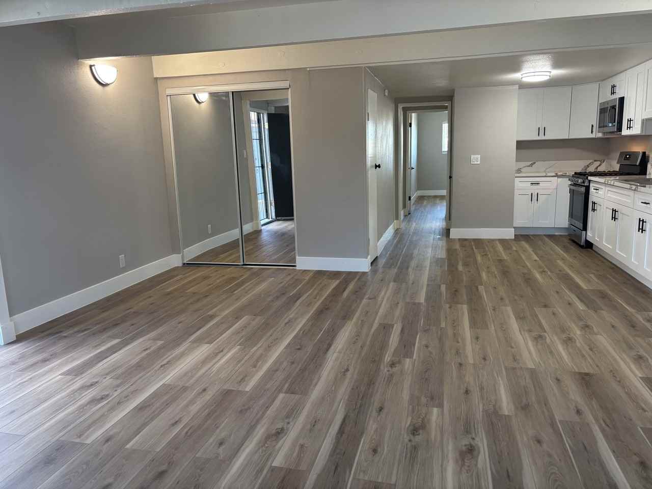 W Wakefield Ave #5 - Photo 4 of 12