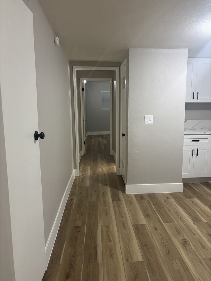 W Wakefield Ave #5 - Photo 5 of 12