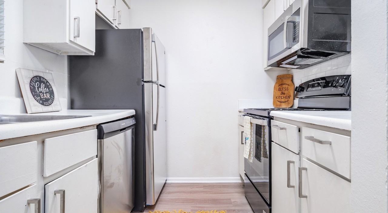 2502 Babcock Rd #11 - Photo 3 of 6