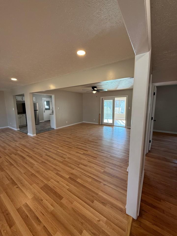 1039 Kingsley Rd #NA - Photo 3 of 18