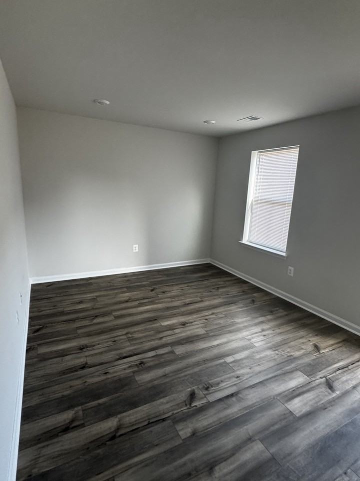 122 Milburn Dr #1 - Photo 3 of 20