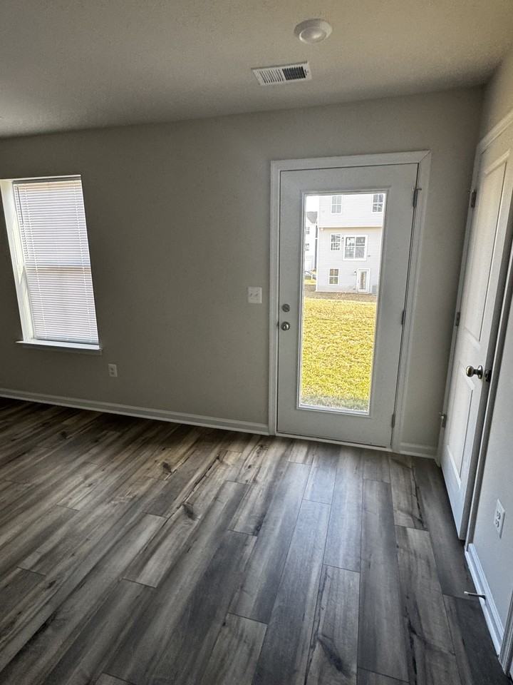 122 Milburn Dr #1 - Photo 4 of 20