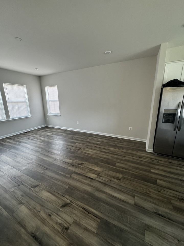 122 Milburn Dr #1 - Photo 7 of 20