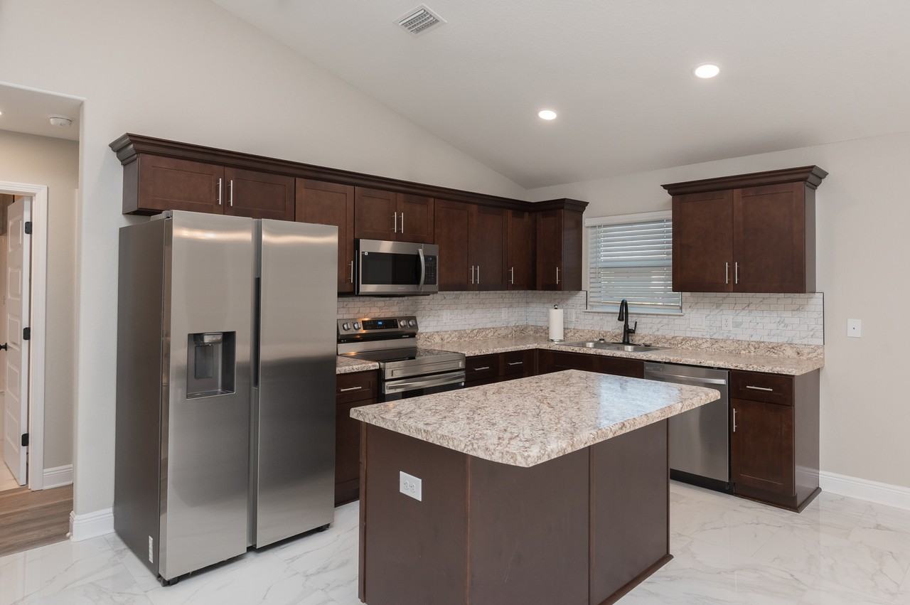 8570 Stockdale Ave #1 - Photo 5 of 20