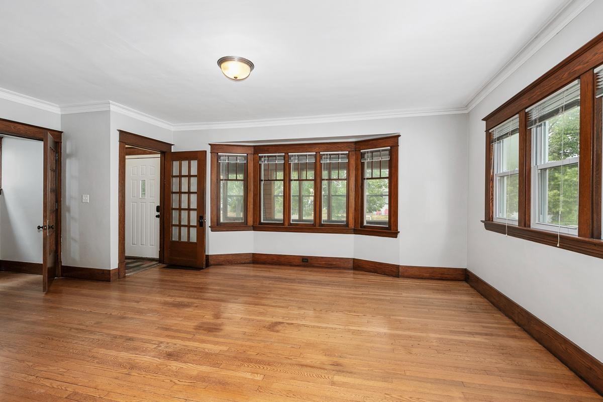 220 Valley Ave Sw - Photo 7 of 20