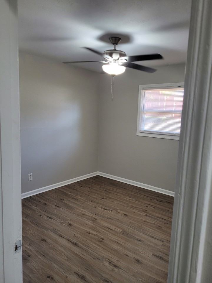 1711 Floyd Rd #NA - Photo 2 of 6