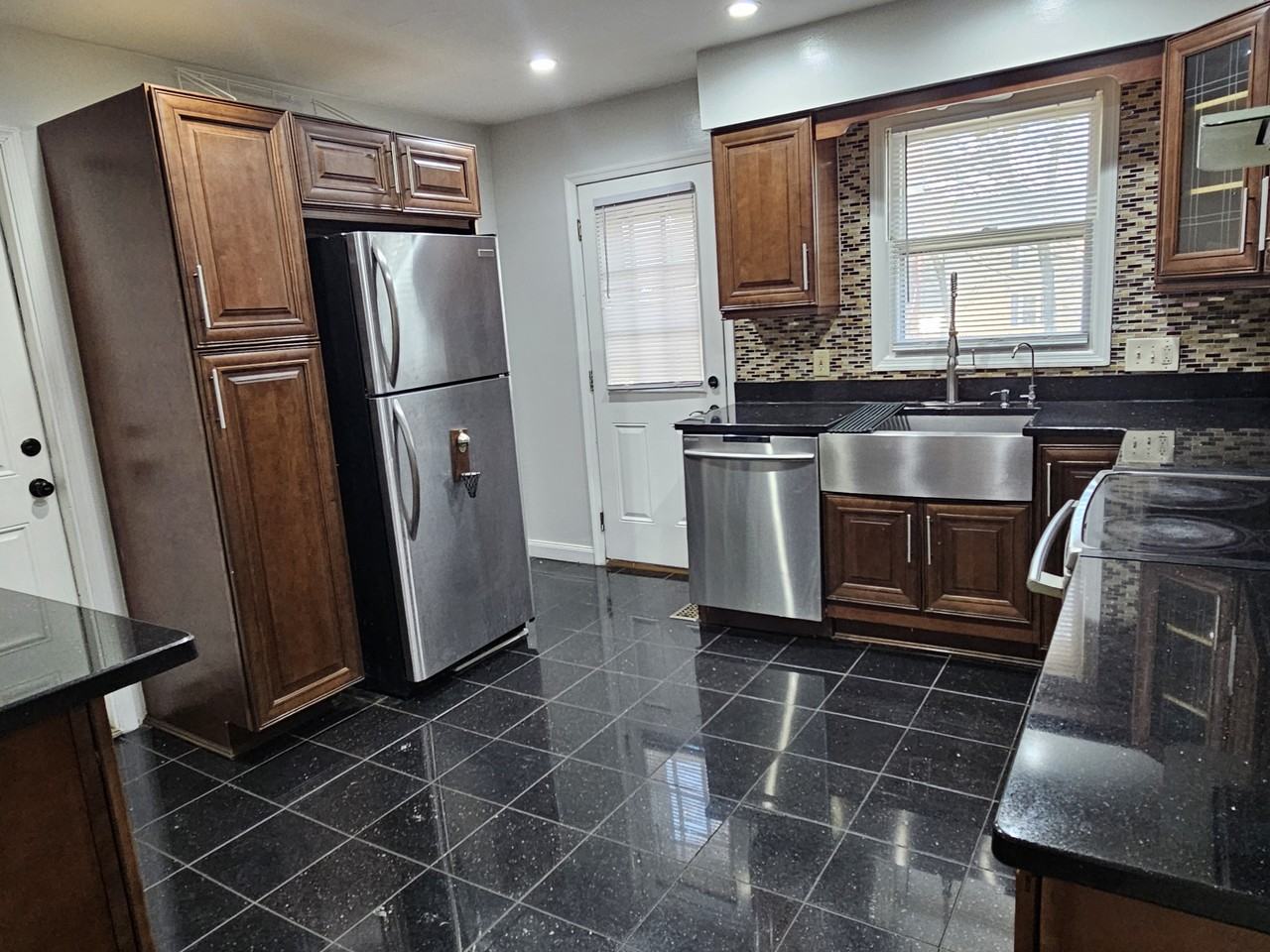 705 Pennsylvania Ave #NA - Photo 3 of 11