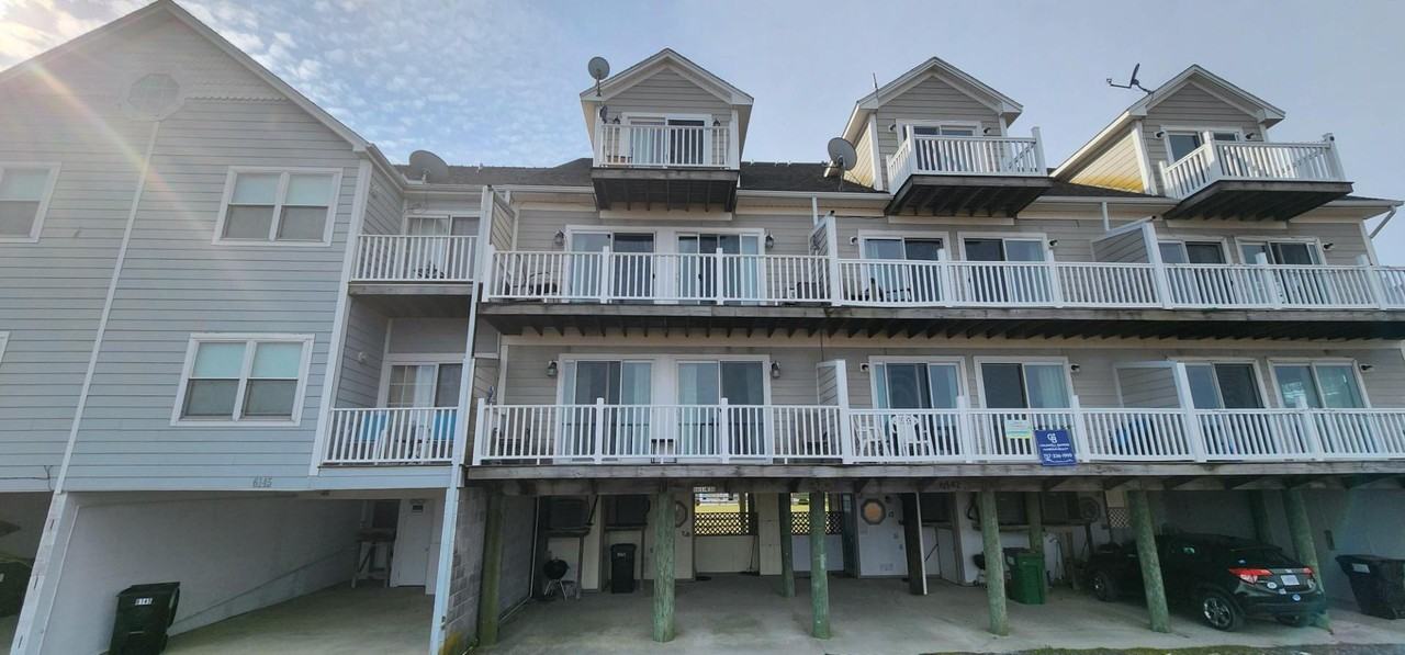 6143 Marsh Island Dr - Photo 2 of 20