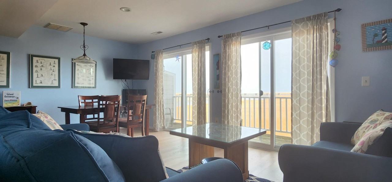 6143 Marsh Island Dr - Photo 3 of 20