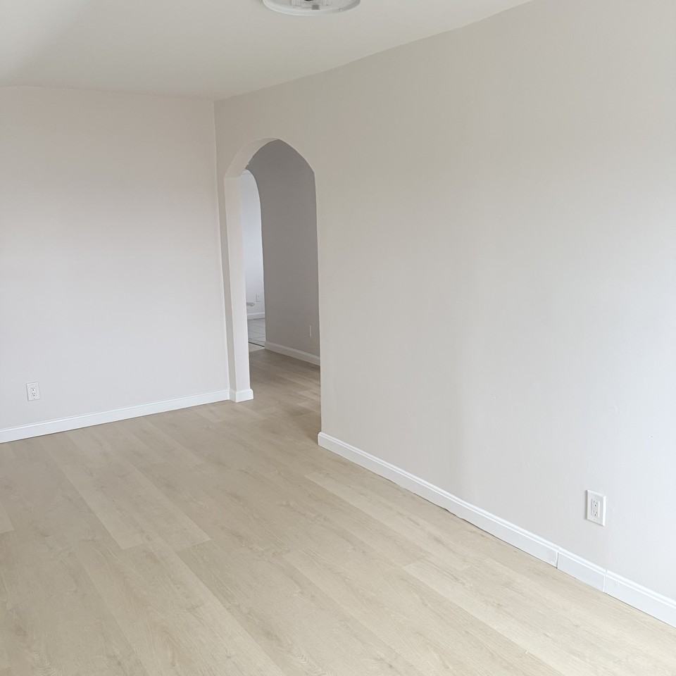 192 Last St #3 - Photo 2 of 13