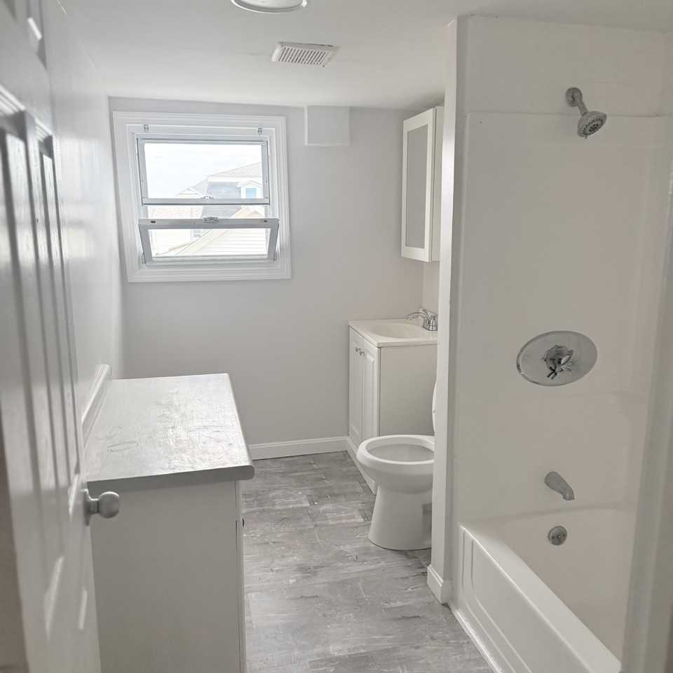 192 Last St #3 - Photo 5 of 13