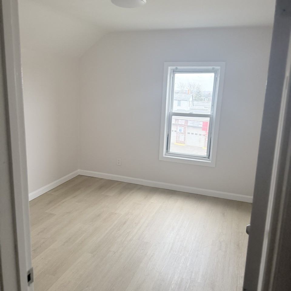 192 Last St #3 - Photo 7 of 13