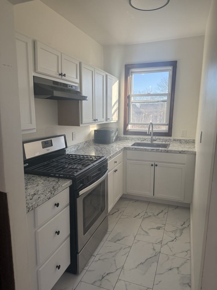 130 Church St #3 - Photo 6 of 11