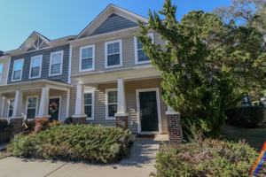 featured image of 215 Favorite Ct #NA