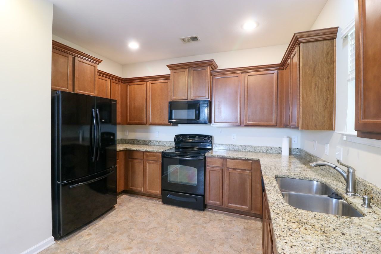 215 Favorite Ct #NA - Photo 4 of 6