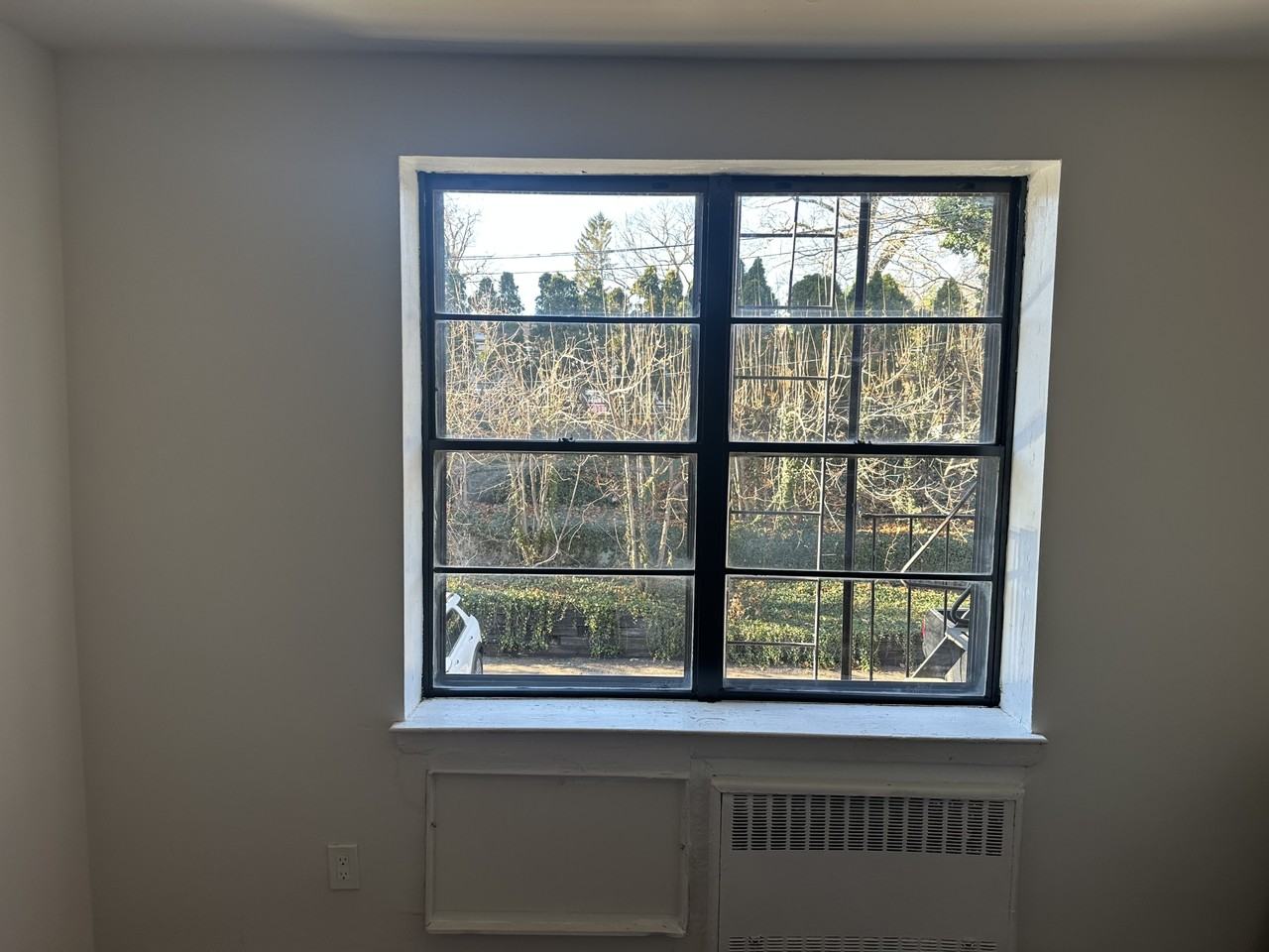 33 Middle Neck Rd #2R - Photo 6 of 11