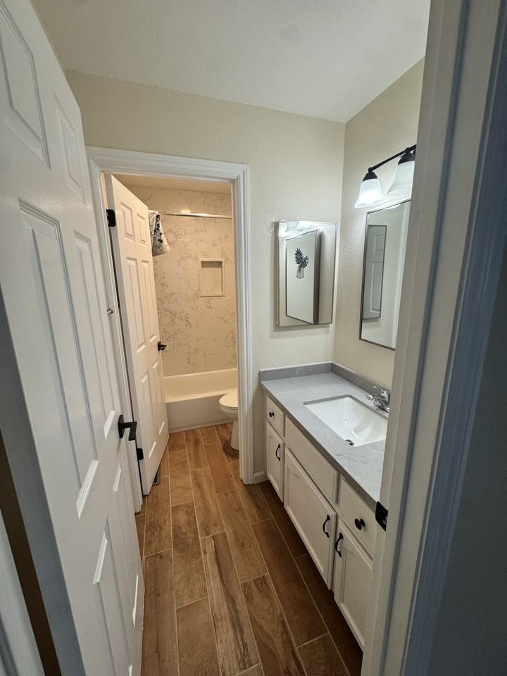 1166 Fox Hollow Ct #NA - Photo 4 of 12