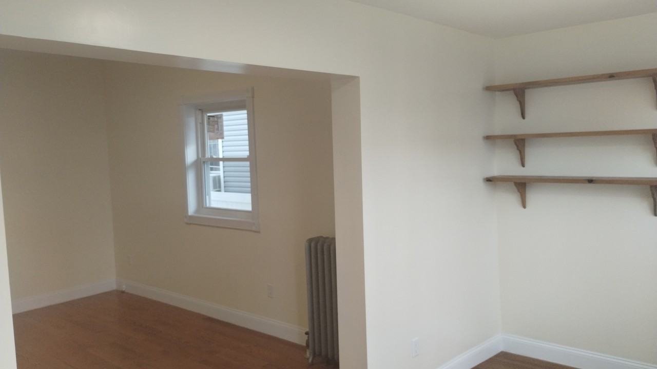 8621 107th St #1stFL - Photo 6 of 17