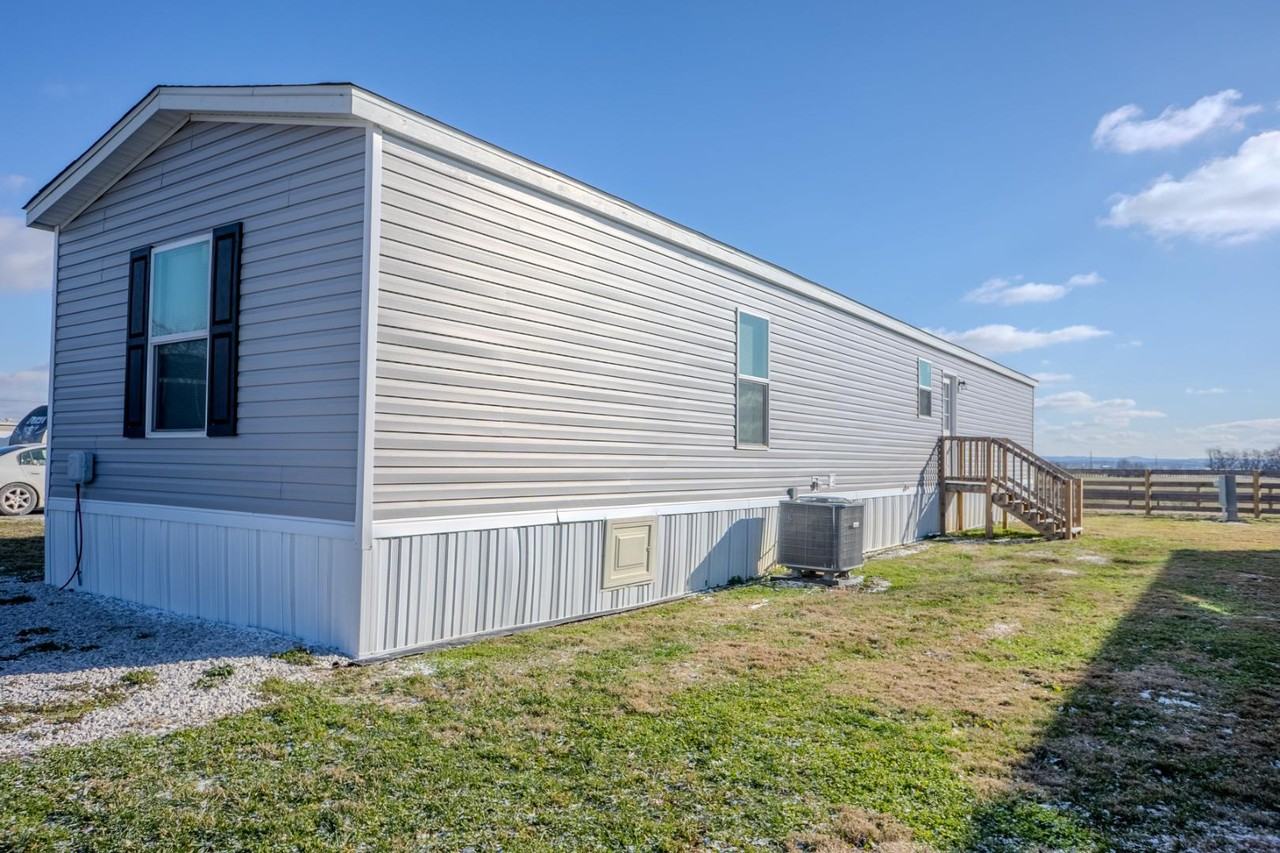 2732 Lancaster Rd Trlr 4 - Photo 4 of 20