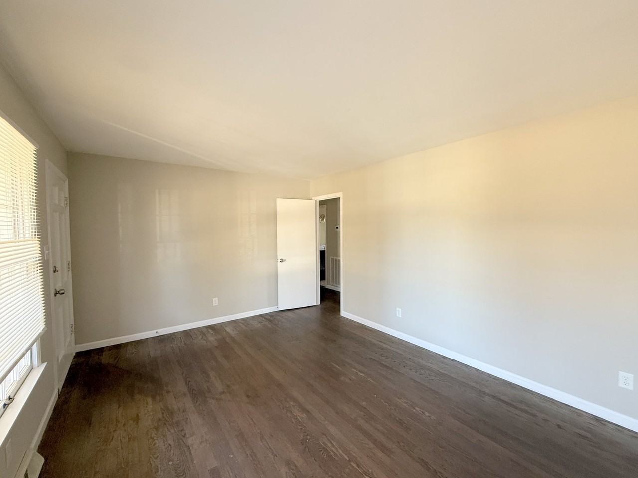 1729 Laverne Dr Nw #1 - Photo 4 of 22