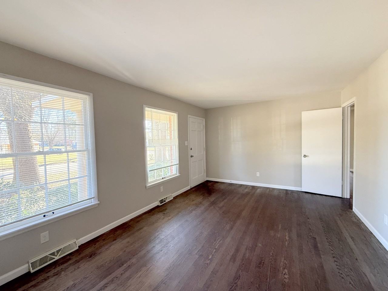 1729 Laverne Dr Nw #1 - Photo 5 of 22