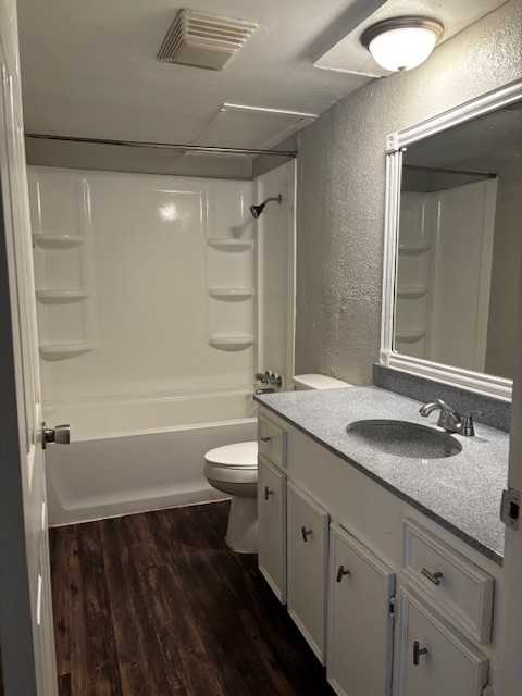 4014 Holly Rd #4014-02 - Photo 5 of 12