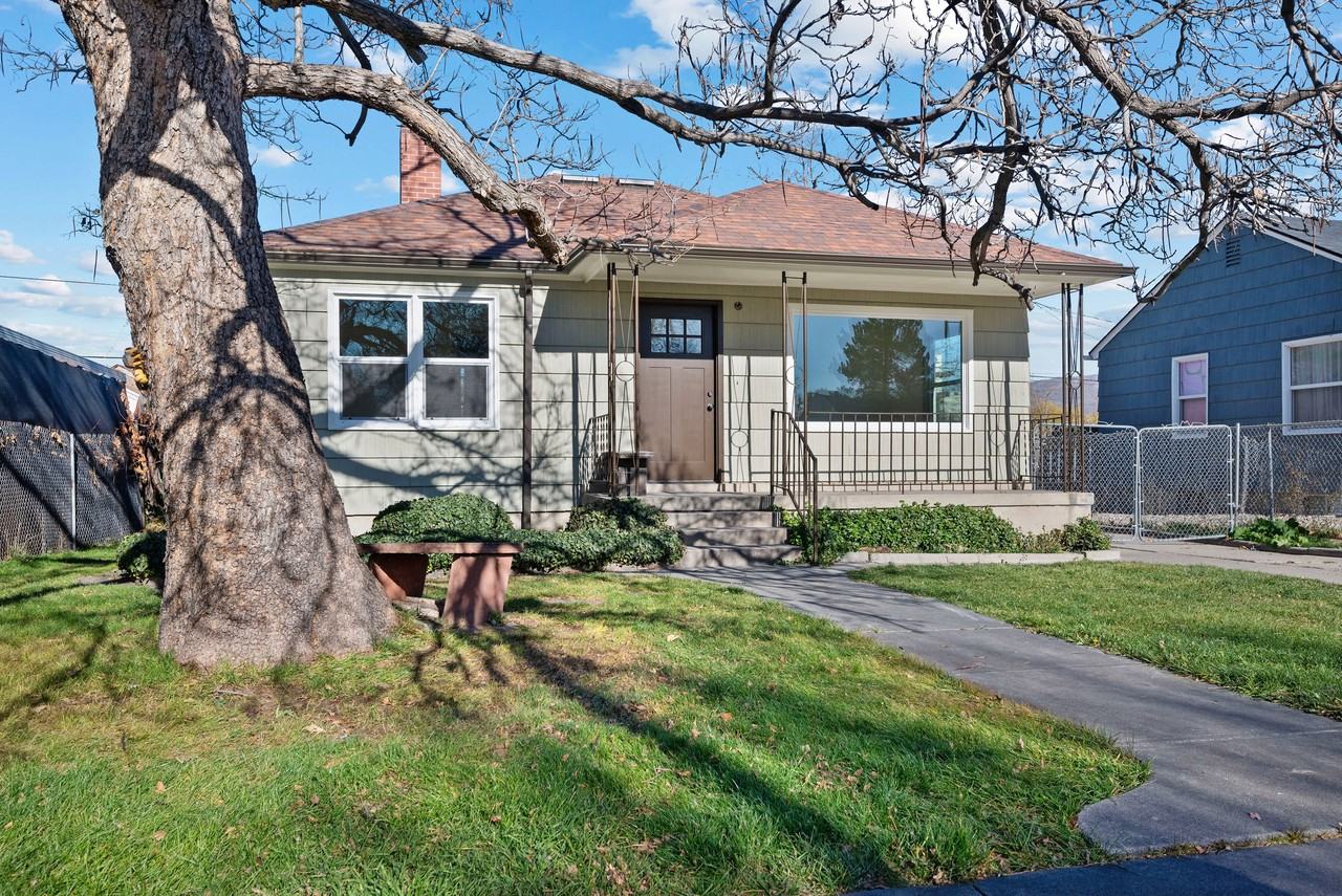 840 W Montague Ave #1 - Photo 2 of 50