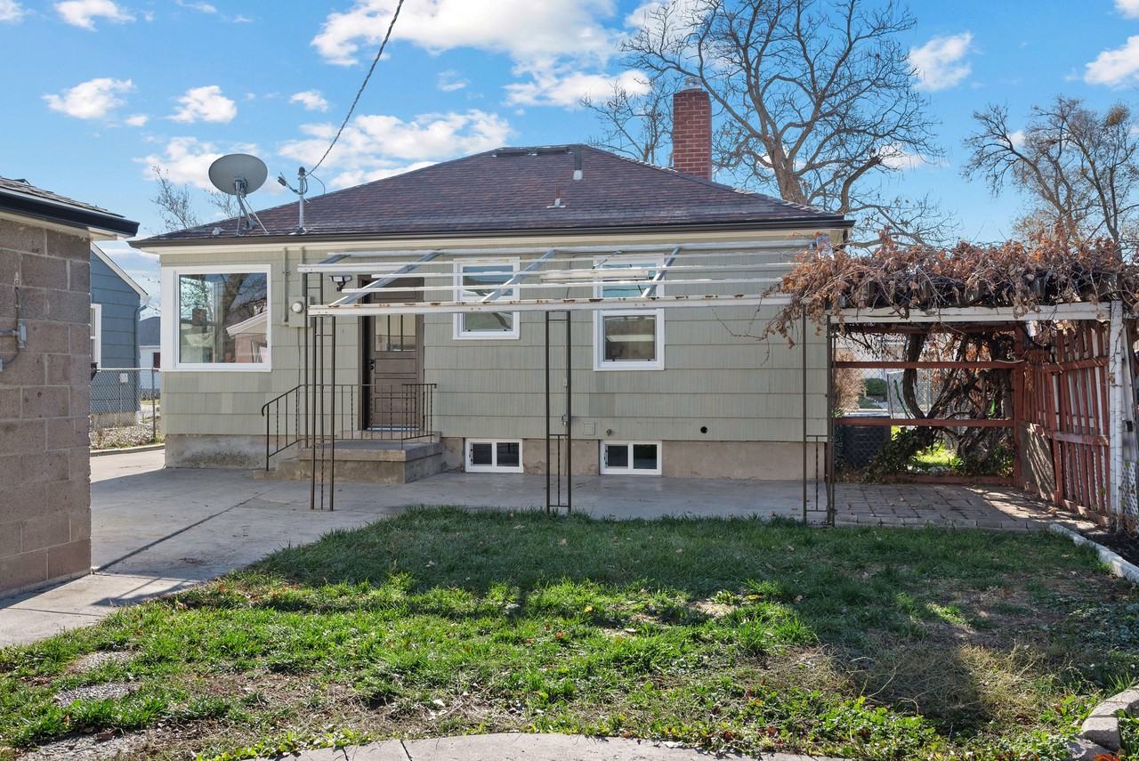 840 W Montague Ave #1 - Photo 5 of 50