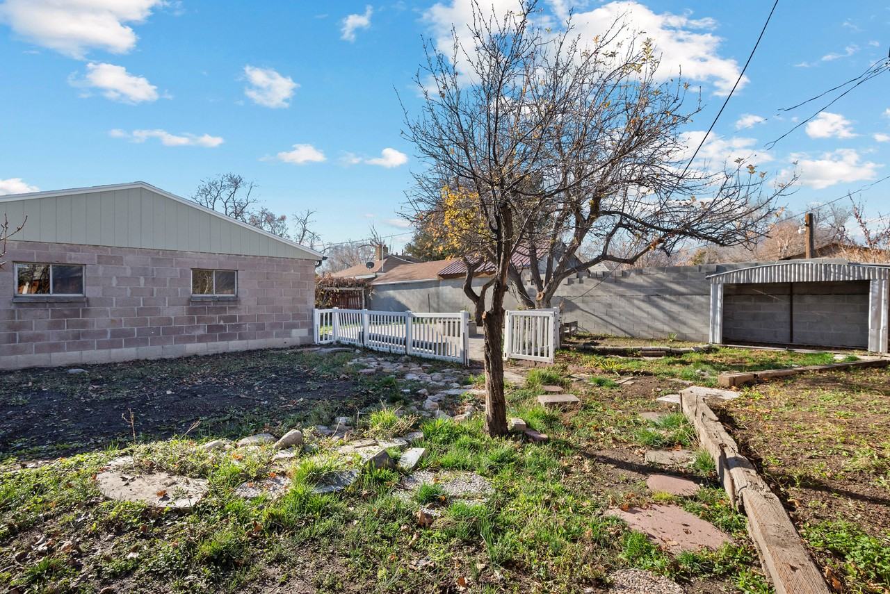 840 W Montague Ave #1 - Photo 7 of 50