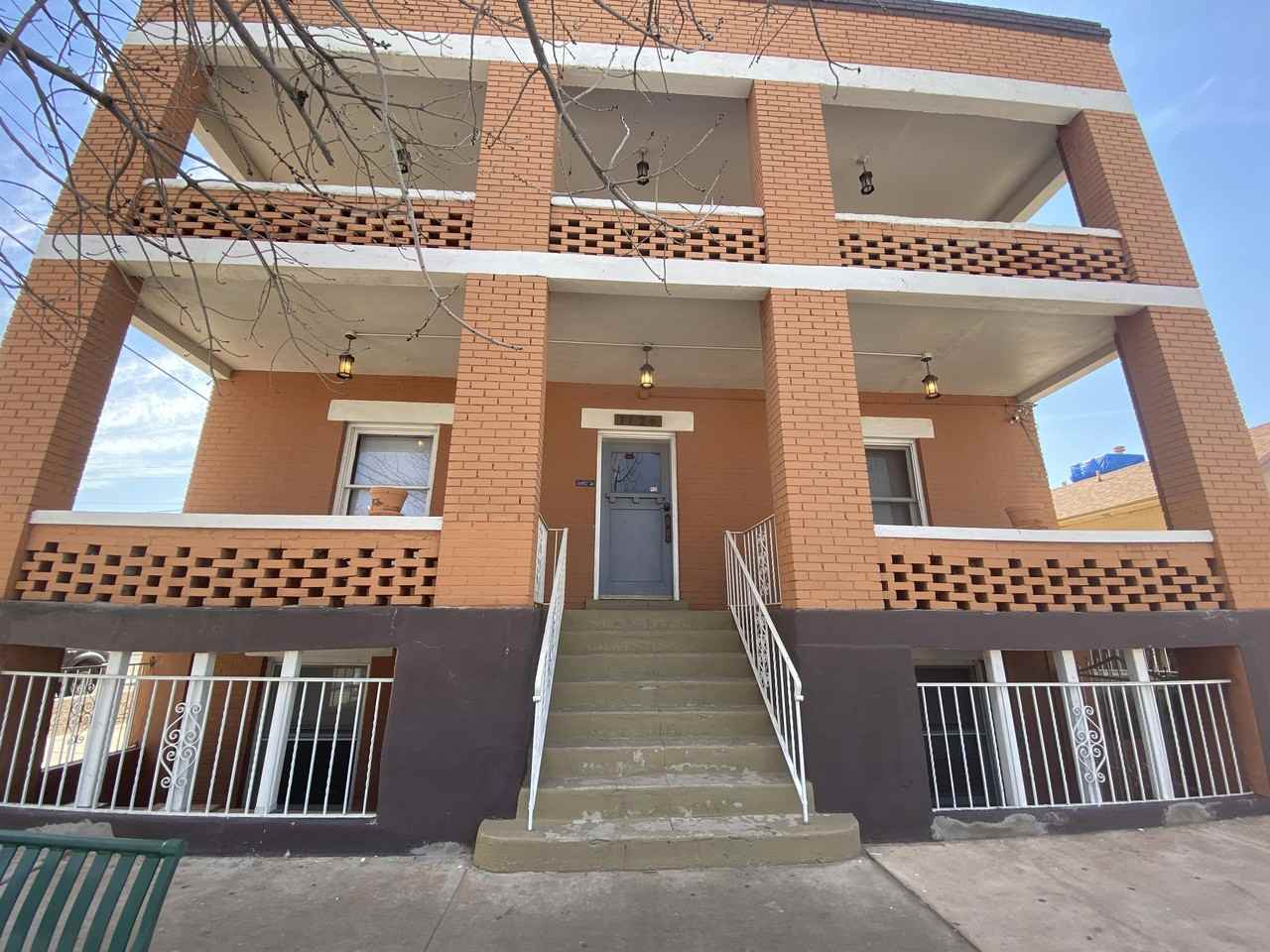 1126 E San Antonio Ave #3