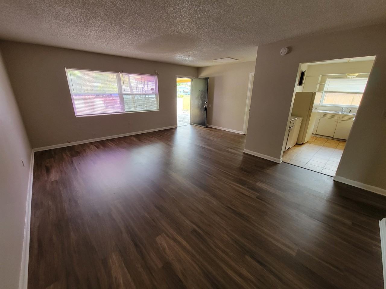 500 N Mars Ave #1 - Photo 3 of 12